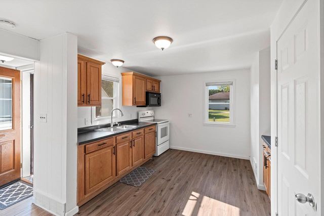 1420 N CHARLOTTE STREET, Appleton, WI 54911