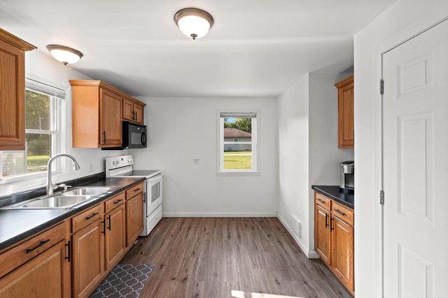 1420 N CHARLOTTE STREET, Appleton, WI 54911