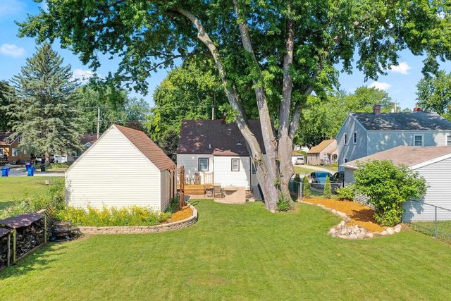 1420 N CHARLOTTE STREET, Appleton, WI 54911