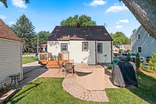 1420 N CHARLOTTE STREET, Appleton, WI 54911