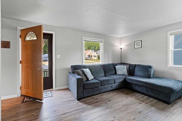 1420 N CHARLOTTE STREET, Appleton, WI 54911