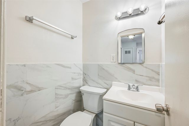 1905 S Cooper Street, Arlington, TX 76010