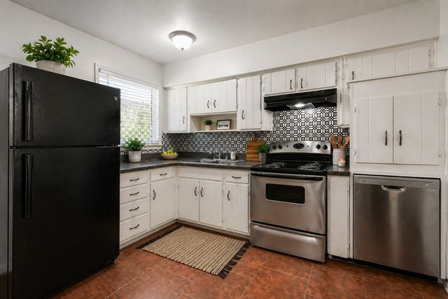 1905 S Cooper Street, Arlington, TX 76010