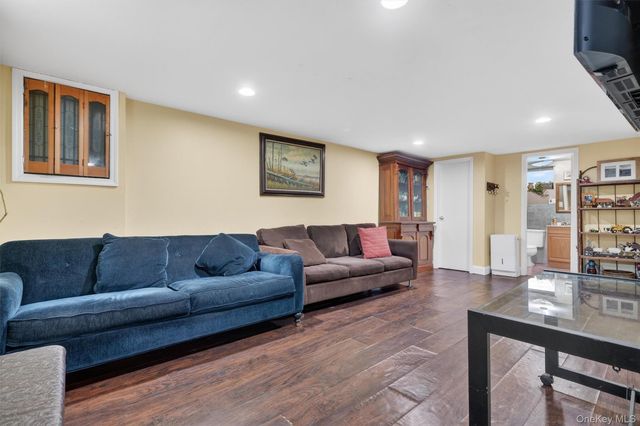 15 Prospect Avenue, Ossining, NY 10562