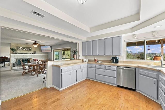 590 Elm Tree Lane, Fallbrook, CA 92028