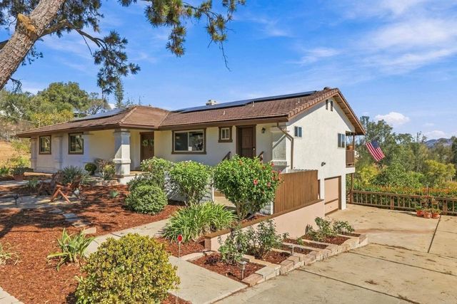 590 Elm Tree Lane, Fallbrook, CA 92028