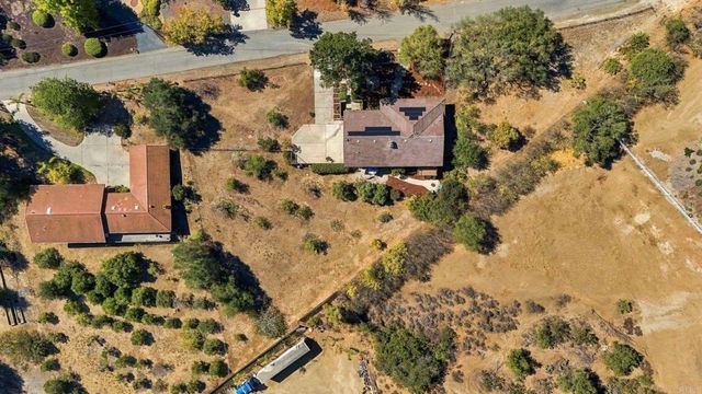 590 Elm Tree Lane, Fallbrook, CA 92028