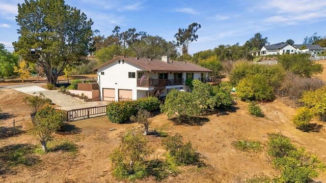 590 Elm Tree Lane, Fallbrook, CA 92028