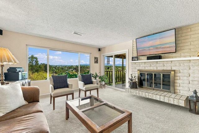 590 Elm Tree Lane, Fallbrook, CA 92028