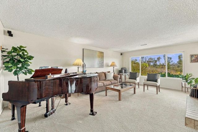 590 Elm Tree Lane, Fallbrook, CA 92028