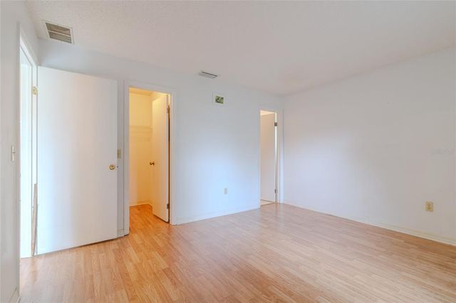 10 PINE CIRCLE, Ocala, FL 34472