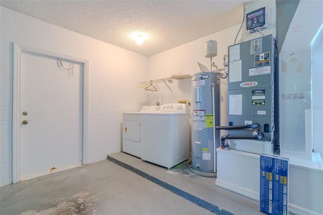10 PINE CIRCLE, Ocala, FL 34472