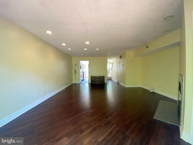 326 BRIGADE CT, Chesterbrook, PA 19087