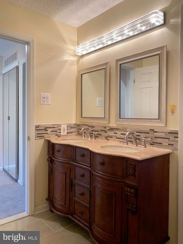 326 BRIGADE CT, Chesterbrook, PA 19087