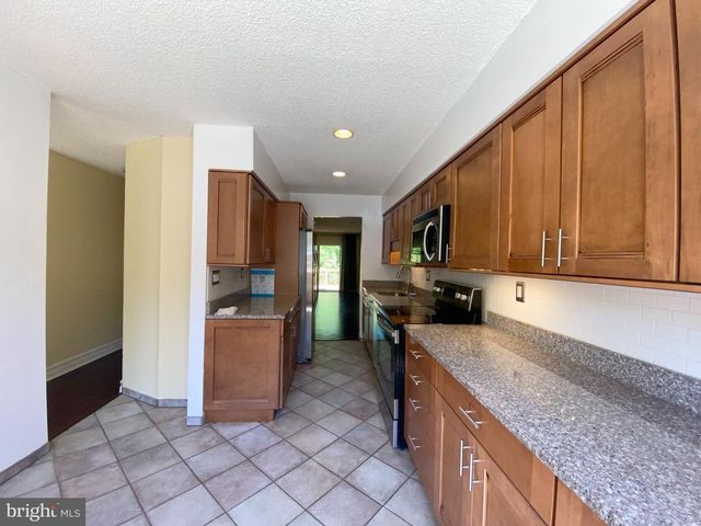 326 BRIGADE CT, Chesterbrook, PA 19087