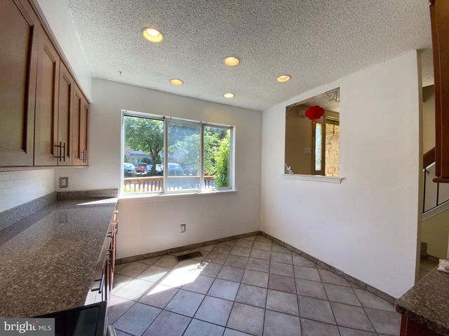 326 BRIGADE CT, Chesterbrook, PA 19087