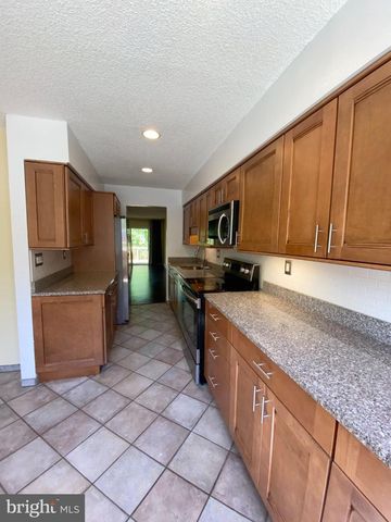326 BRIGADE CT, Chesterbrook, PA 19087