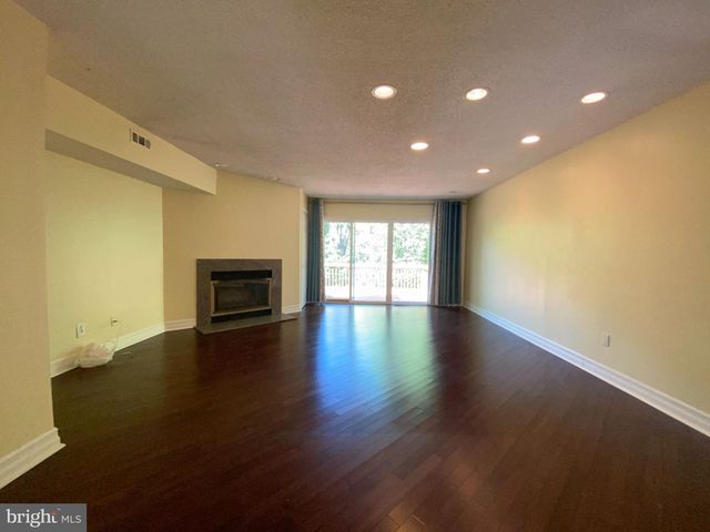 326 BRIGADE CT, Chesterbrook, PA 19087