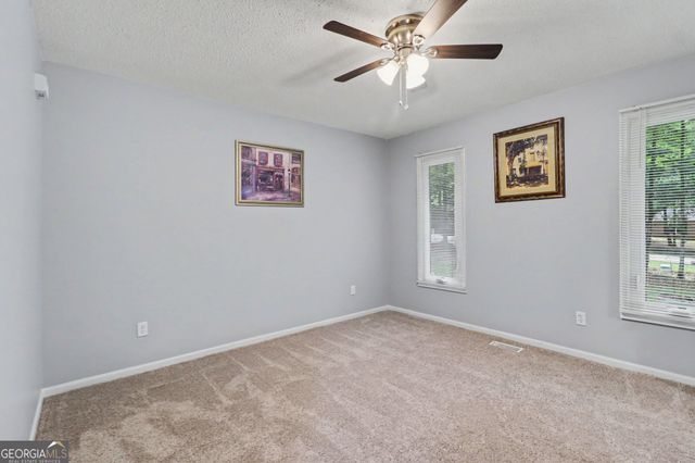 102 McKinley Circle, Lagrange, GA 30240
