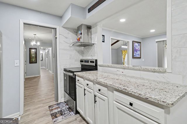 102 McKinley Circle, Lagrange, GA 30240