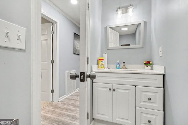 102 McKinley Circle, Lagrange, GA 30240