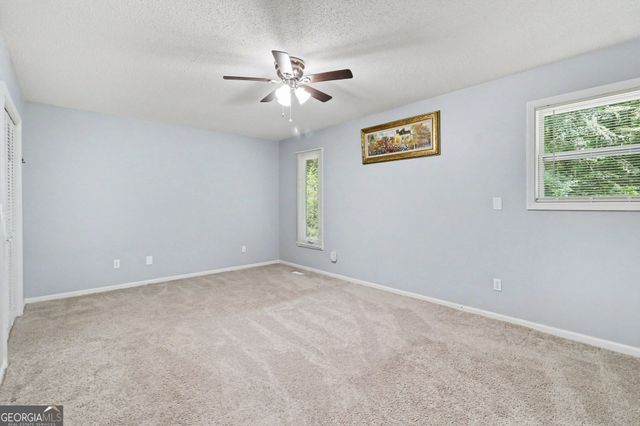 102 McKinley Circle, Lagrange, GA 30240