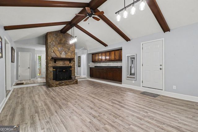 102 McKinley Circle, Lagrange, GA 30240