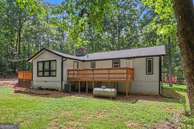 102 McKinley Circle, Lagrange, GA 30240