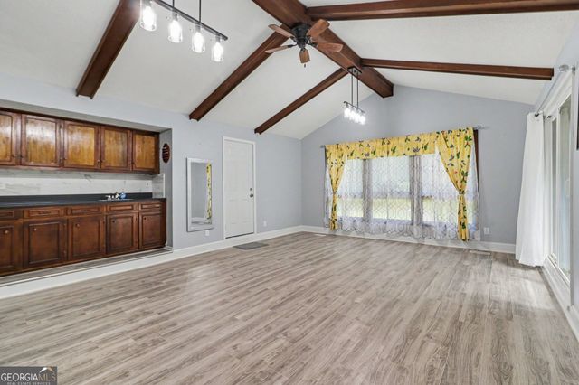 102 McKinley Circle, Lagrange, GA 30240