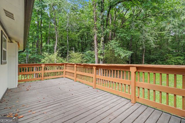 102 McKinley Circle, Lagrange, GA 30240