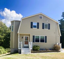 36 Perkins Road, Londonderry, NH 03053