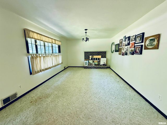 1533 HICKORY POINT Road, Metamora, IL 61548