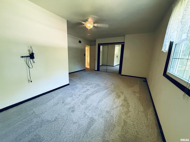 1533 HICKORY POINT Road, Metamora, IL 61548