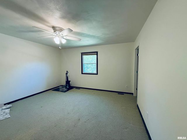 1533 HICKORY POINT Road, Metamora, IL 61548