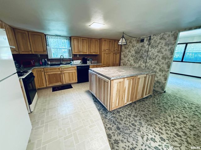 1533 HICKORY POINT Road, Metamora, IL 61548
