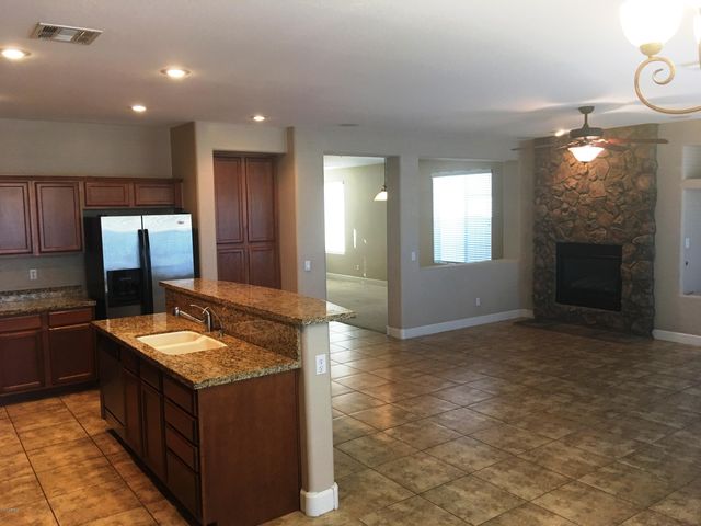 300 W Wisteria Place, Chandler, AZ 85248