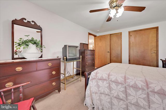 545 HONEYSUCKLE CT, Pine Grove, PA 17963