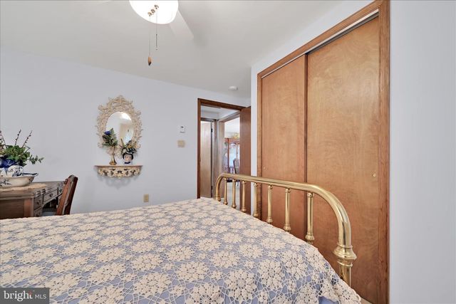 545 HONEYSUCKLE CT, Pine Grove, PA 17963