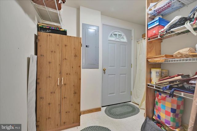 545 HONEYSUCKLE CT, Pine Grove, PA 17963