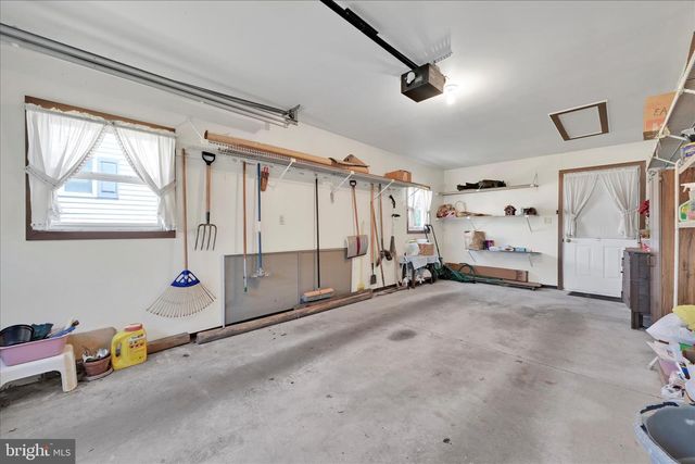 545 HONEYSUCKLE CT, Pine Grove, PA 17963