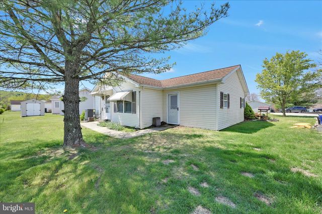 545 HONEYSUCKLE CT, Pine Grove, PA 17963