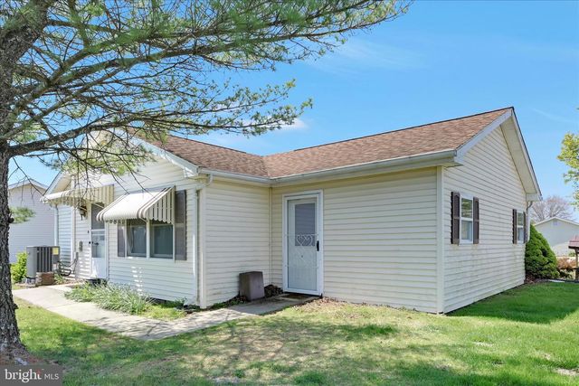 545 HONEYSUCKLE CT, Pine Grove, PA 17963