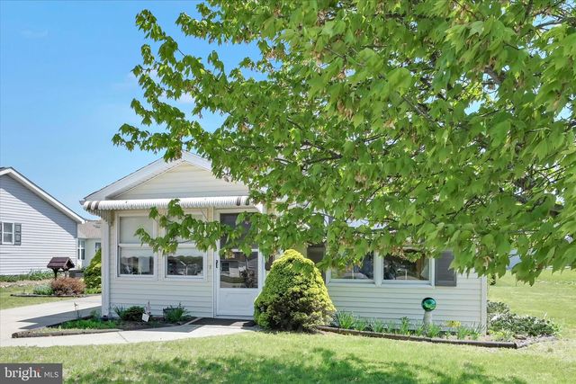 545 HONEYSUCKLE CT, Pine Grove, PA 17963