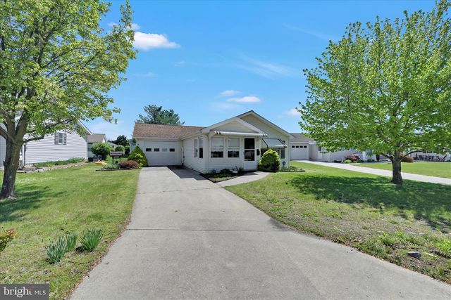 545 HONEYSUCKLE CT, Pine Grove, PA 17963