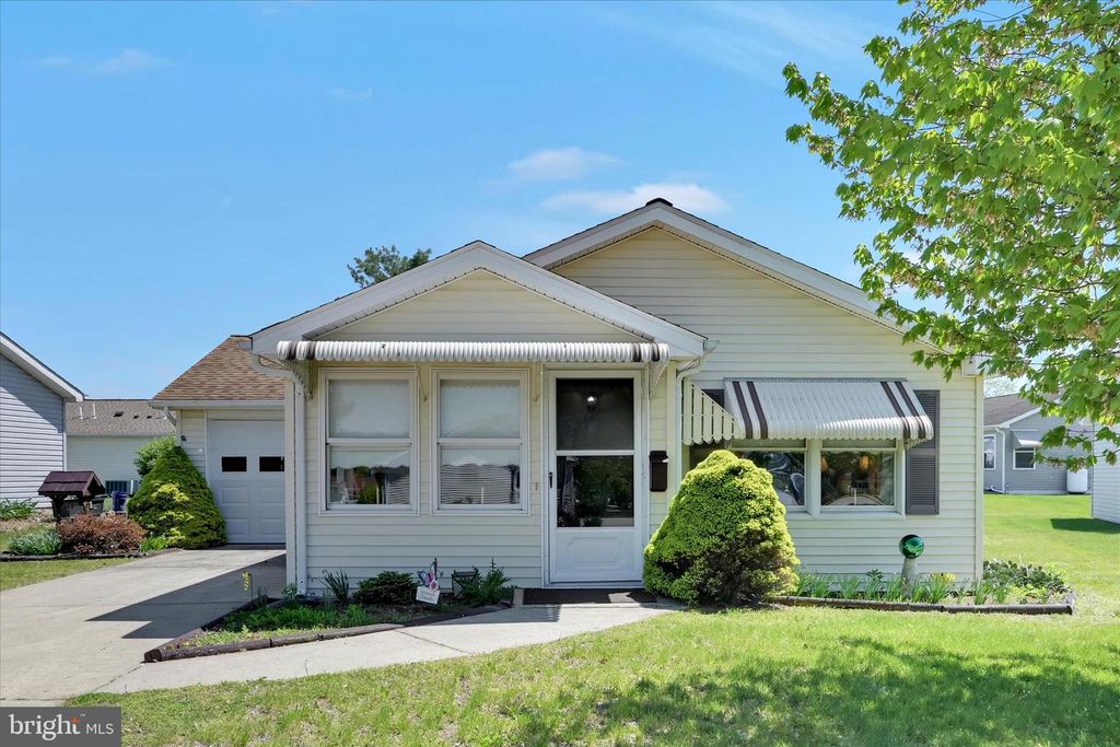 545 HONEYSUCKLE CT, Pine Grove, PA 17963