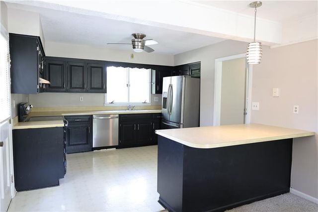 8920 E 81st Street, Raytown, MO 64138