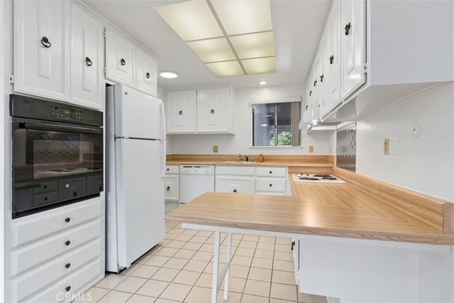 656 Avenida Sevilla O, Laguna Woods, CA 92637