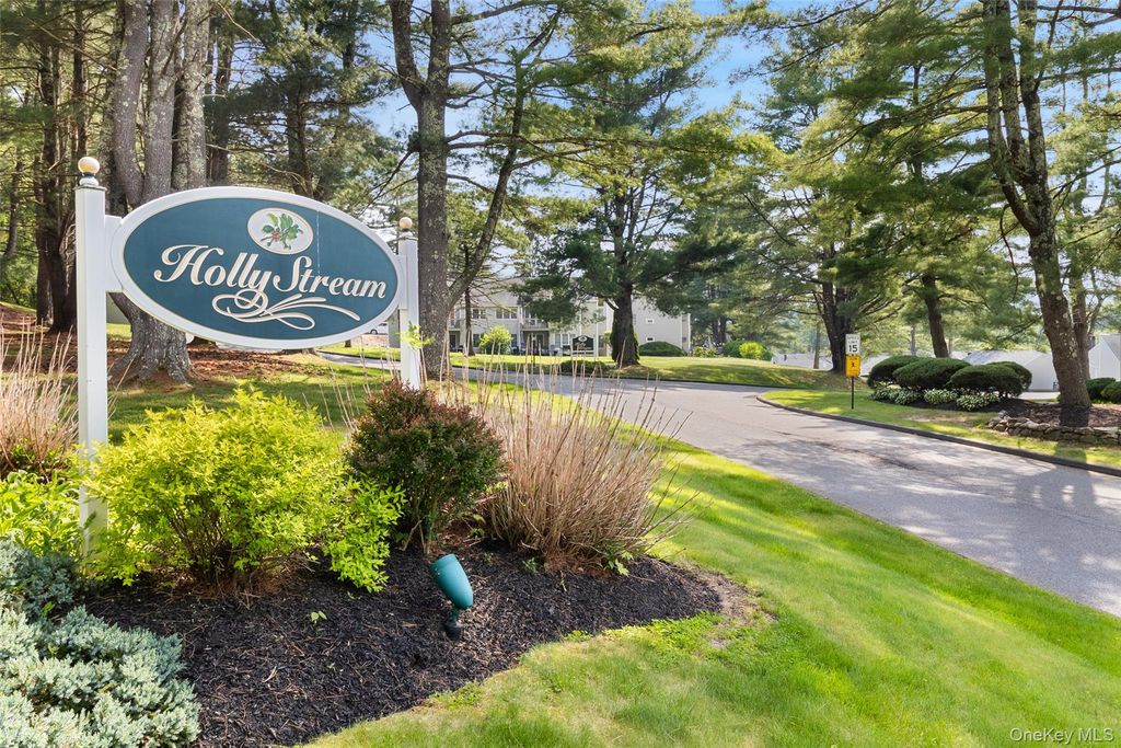 201 Holly Stream Court, Brewster, NY 10509