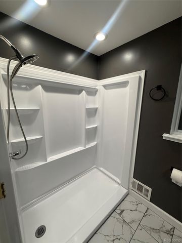 15777 Harrison, Romulus, MI 48174