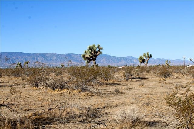 11 AC Sacramento Road, Phelan, CA 92371